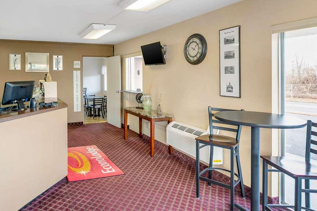 Econo Lodge Northeast Reading Interiér fotografie